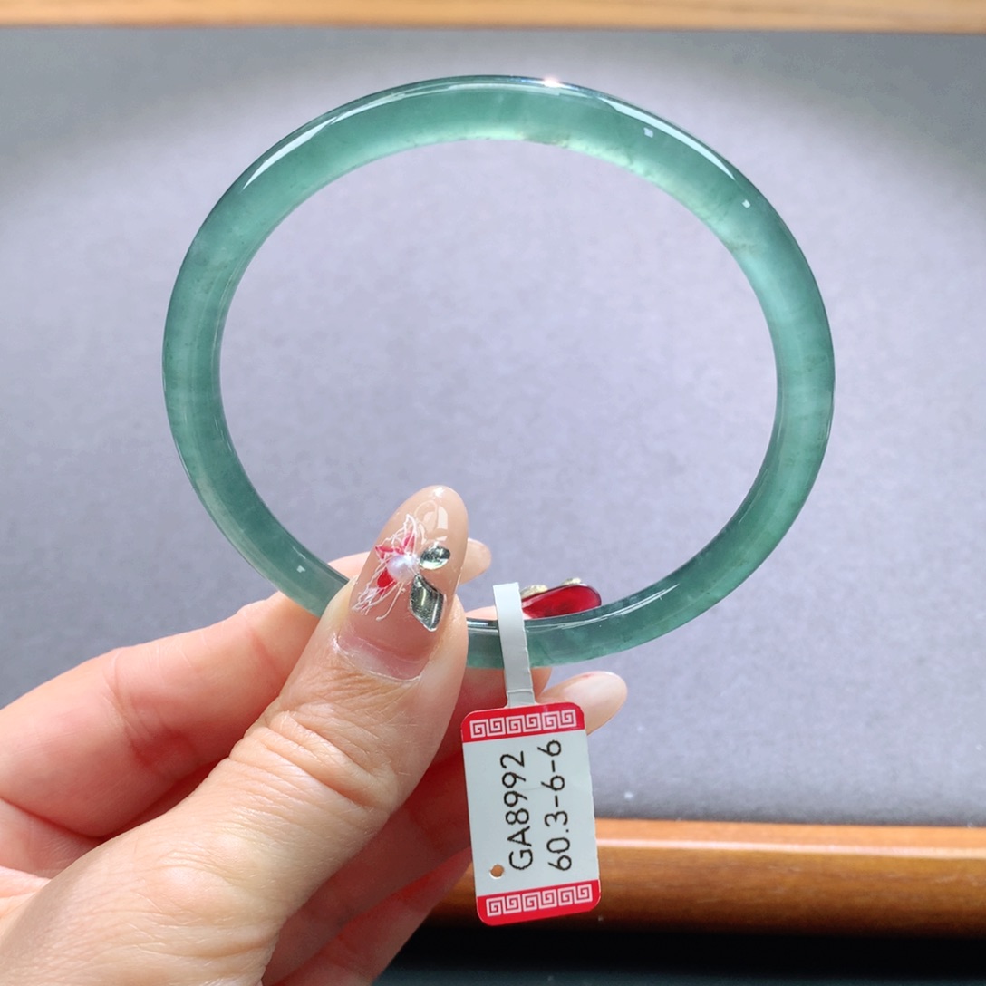 翡翠手镯未镶嵌天然翡翠手镯叮当镯