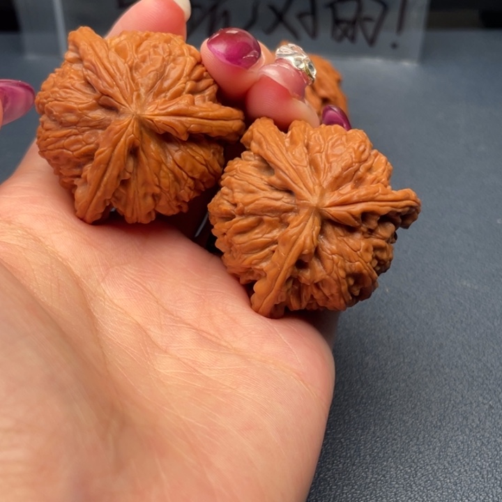 默***涵文玩核桃吊坠白狮子