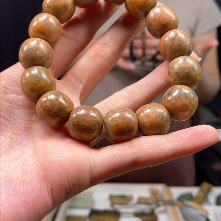 岫岩河磨玉（透闪石质玉）颈饰未镶嵌