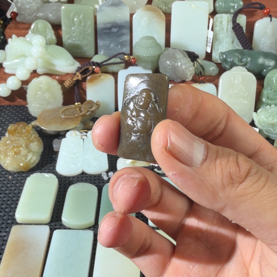 和田玉未镶嵌颈饰