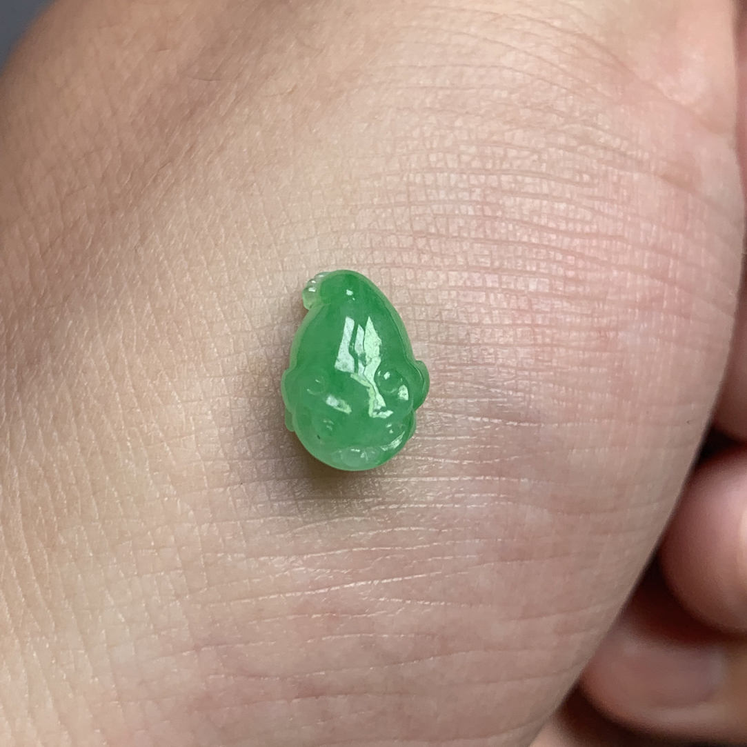 天然缅甸翡翠A货 冰阳绿底色三脚金蟾