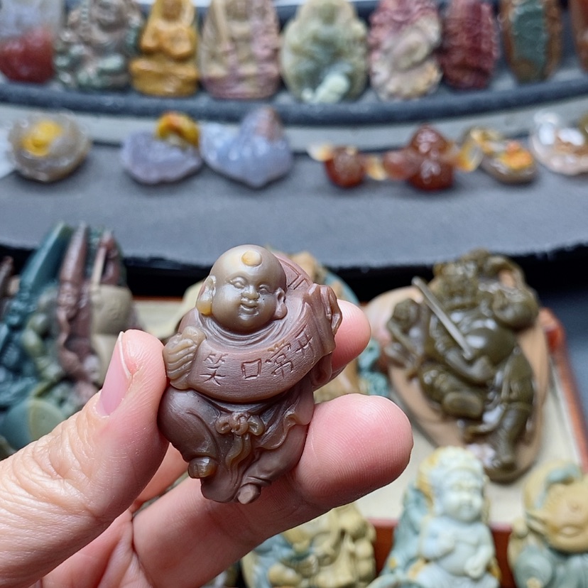 【闪购商品】定制石英质玉吊坠未镶嵌