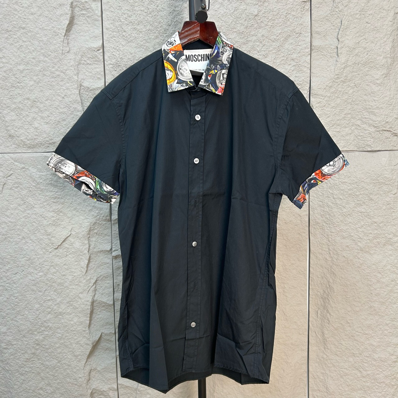 99新 Moschino/莫斯奇诺 易拉罐印花领半袖黑衬衫 39码 ys001038