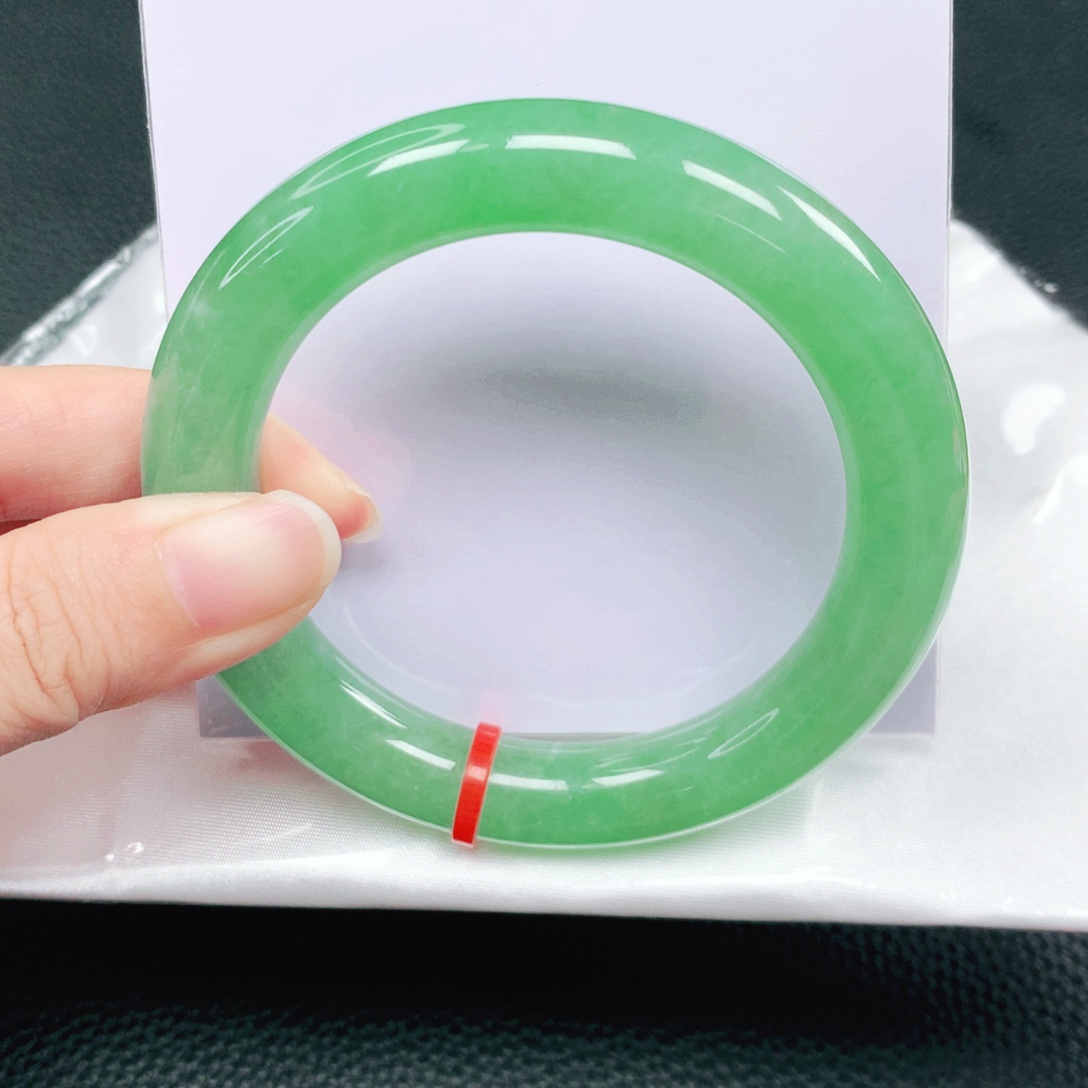 翡翠未镶嵌手镯56圈