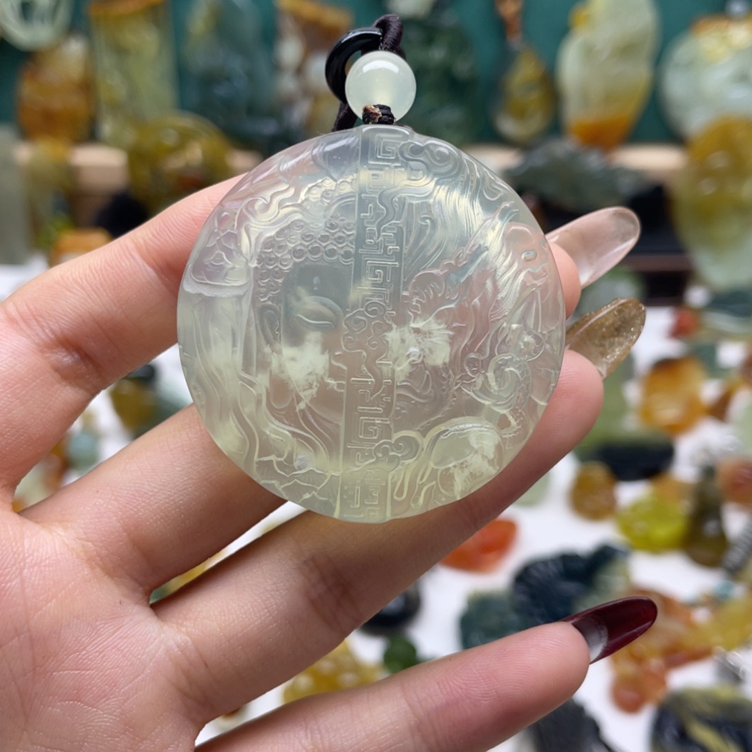 蛇纹石玉颈饰未镶嵌