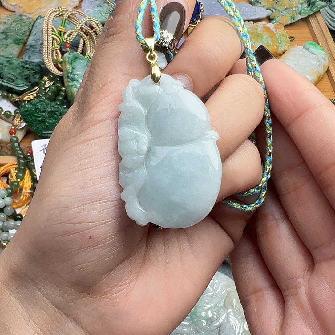 翡翠吊坠(赠链)未镶嵌吊坠