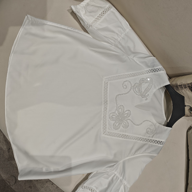 2025新款法式灯笼袖上衣设计感白色刺绣镂空衬衫女3657