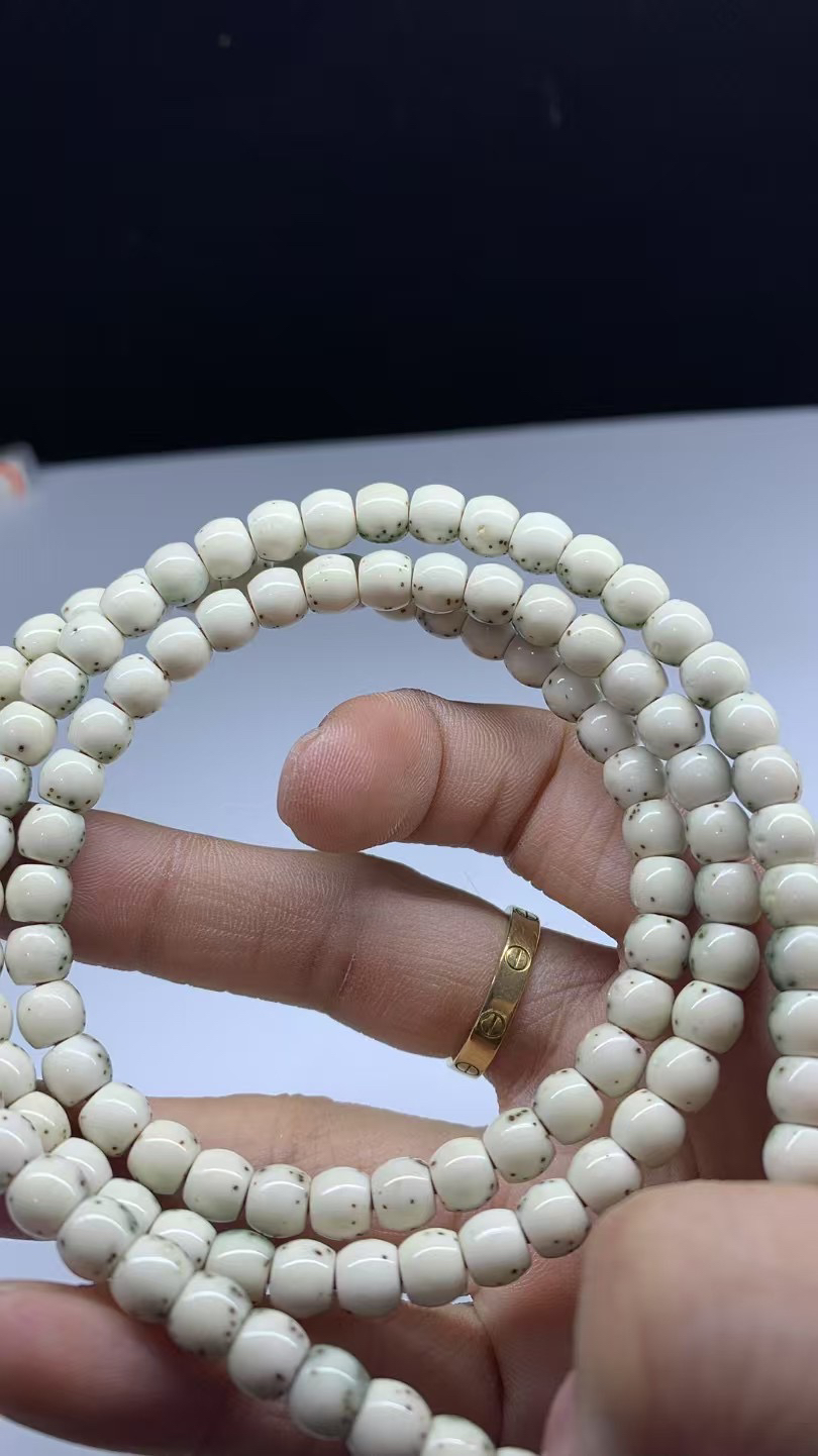 【会珠】双金款6.5x5.5极限弧108通体大留白瓷白糯绿星月菩提
