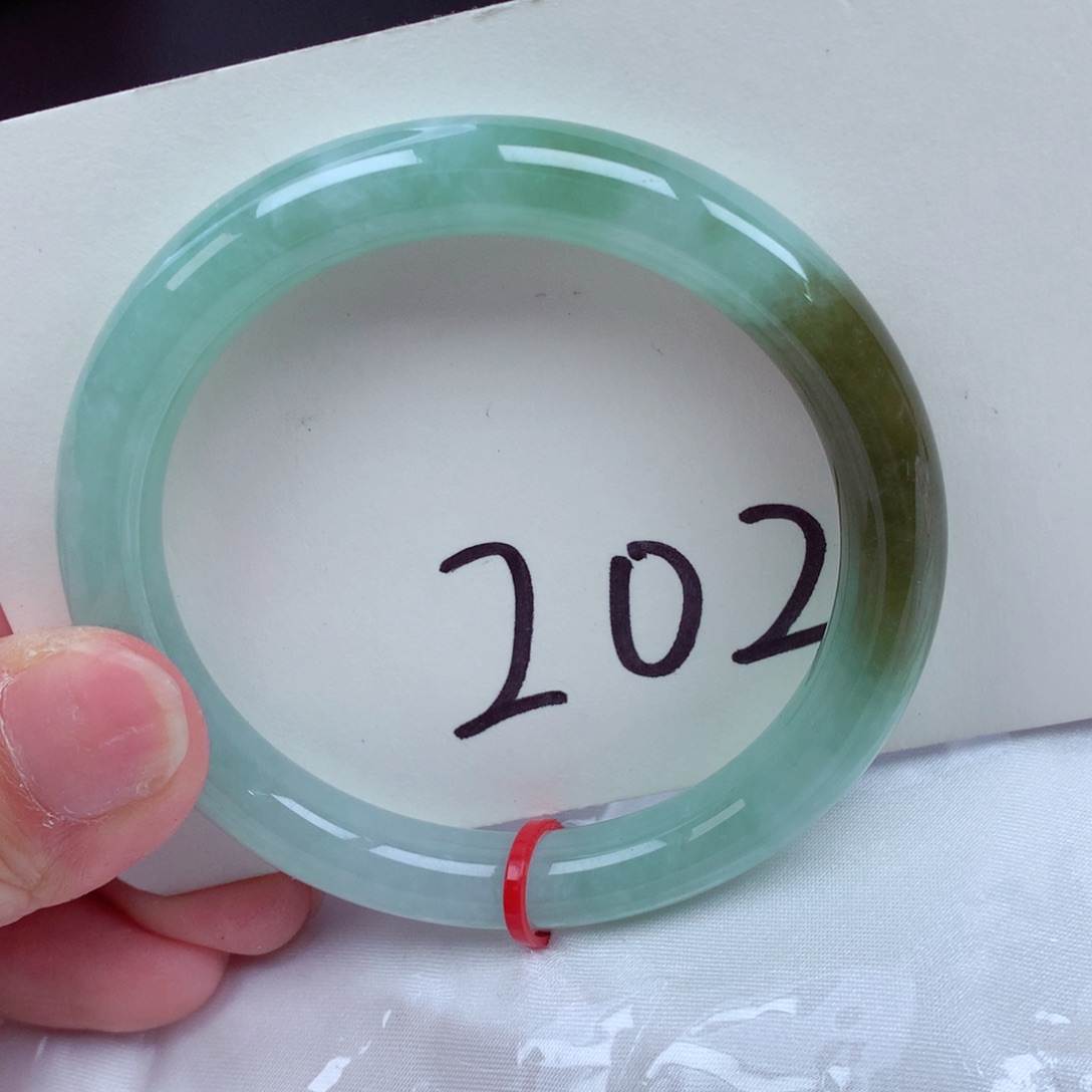 翡翠未镶嵌手镯翡翠