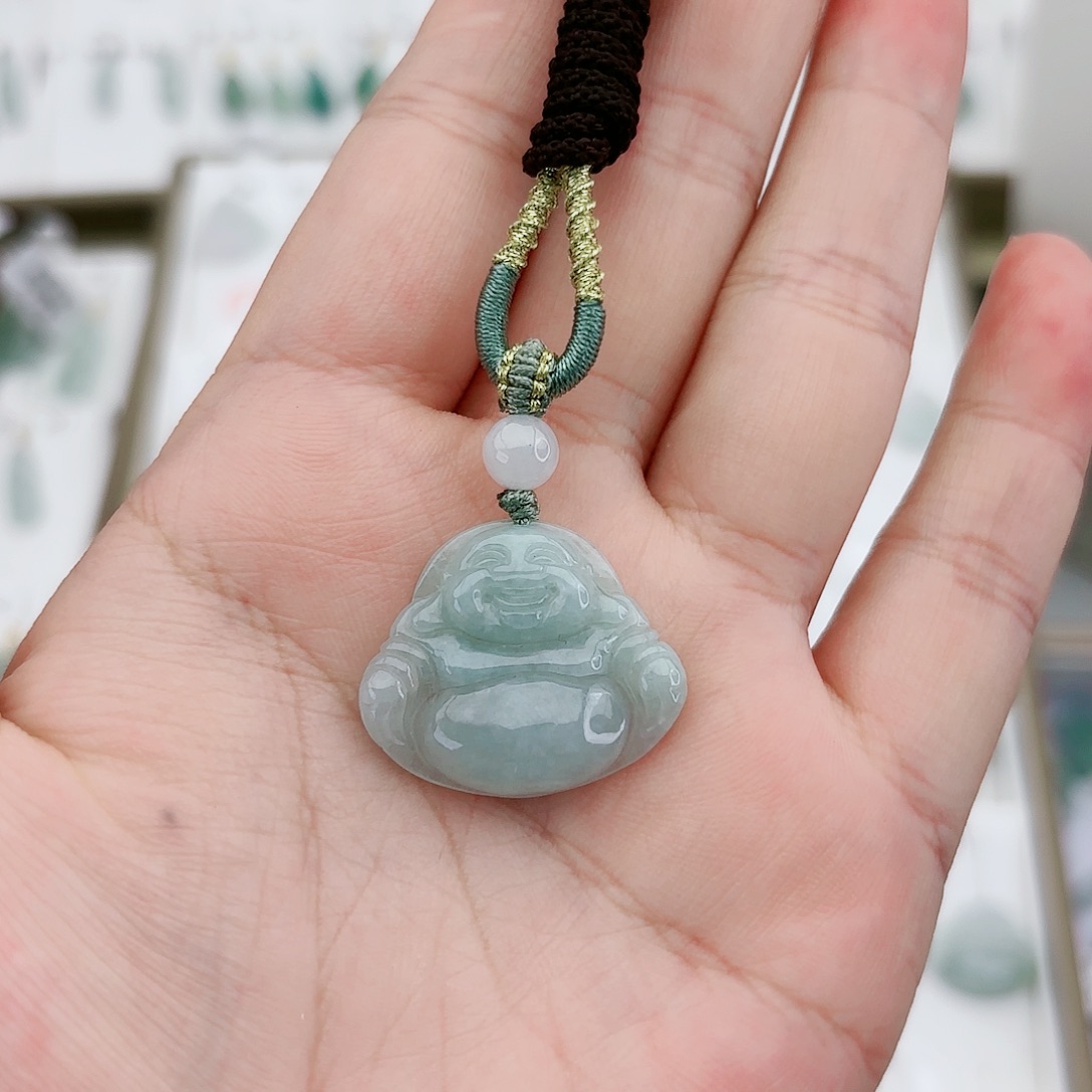 翡翠颈饰未镶嵌佛公