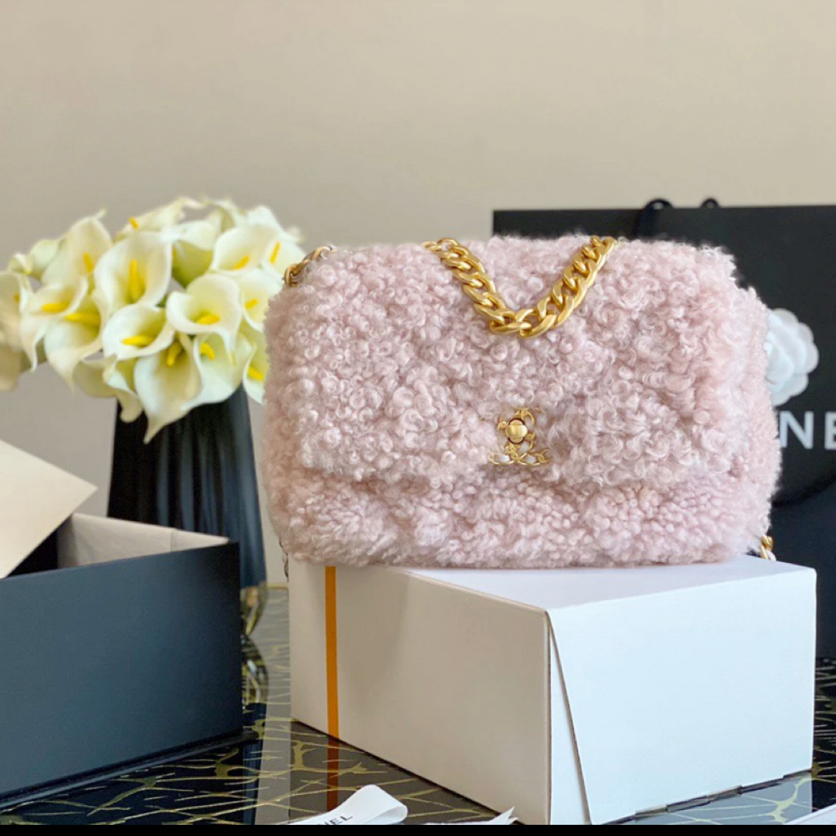 95新 Chanel/香奈儿 多多奢品/香奈儿19bag羊羔毛小号斜挎包/98新