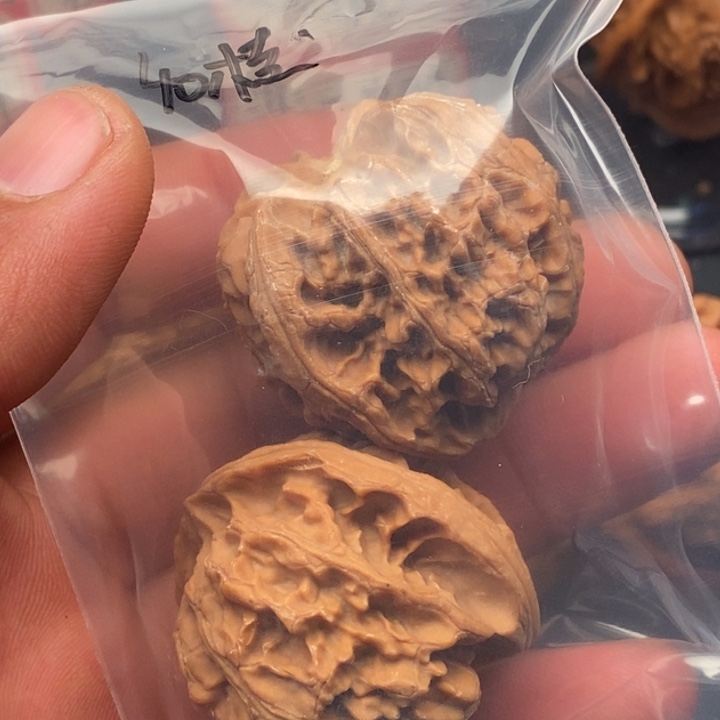 U***O文玩核桃把件苹果