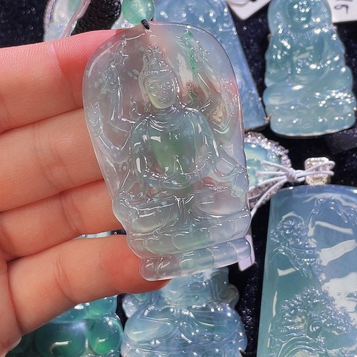 翡翠颈饰未镶嵌57，