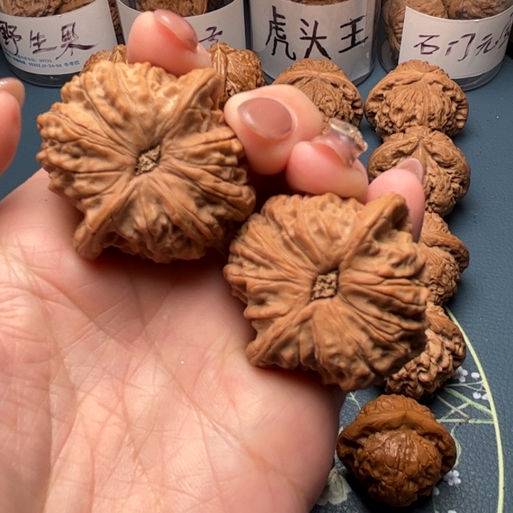 文玩核桃把件聪***算39平谷血麒麟全品