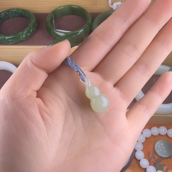 和田玉（糖玉）未镶嵌颈饰