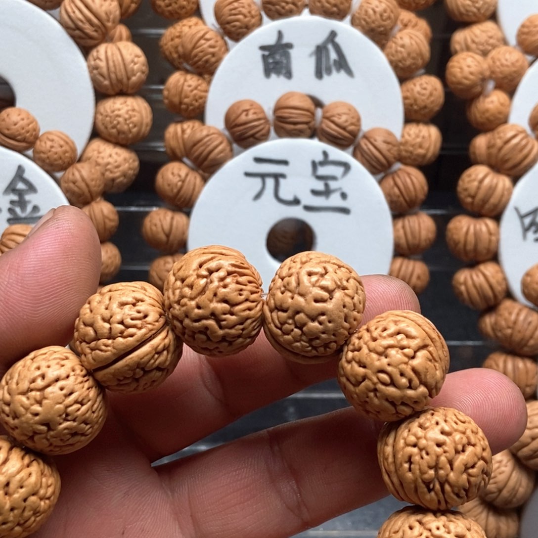 赭***一桃核吊坠精品桃核