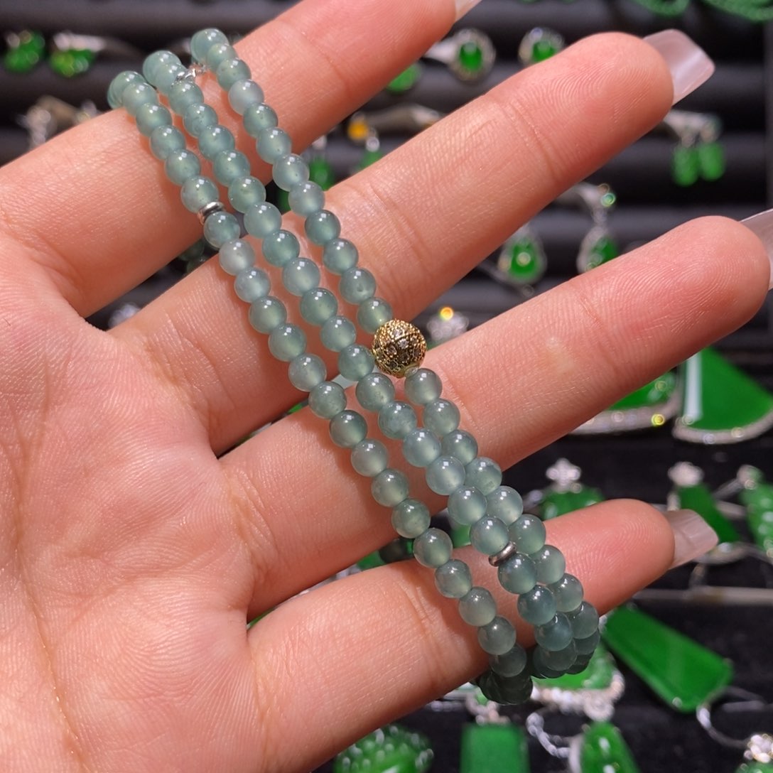 翡翠颈饰未镶嵌天然翡翠