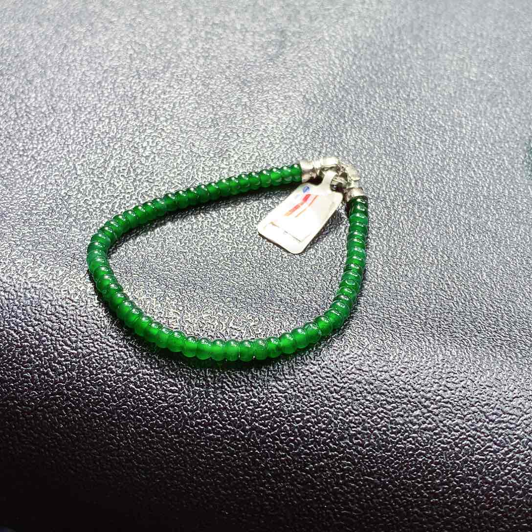 翡翠手链未镶嵌翡翠