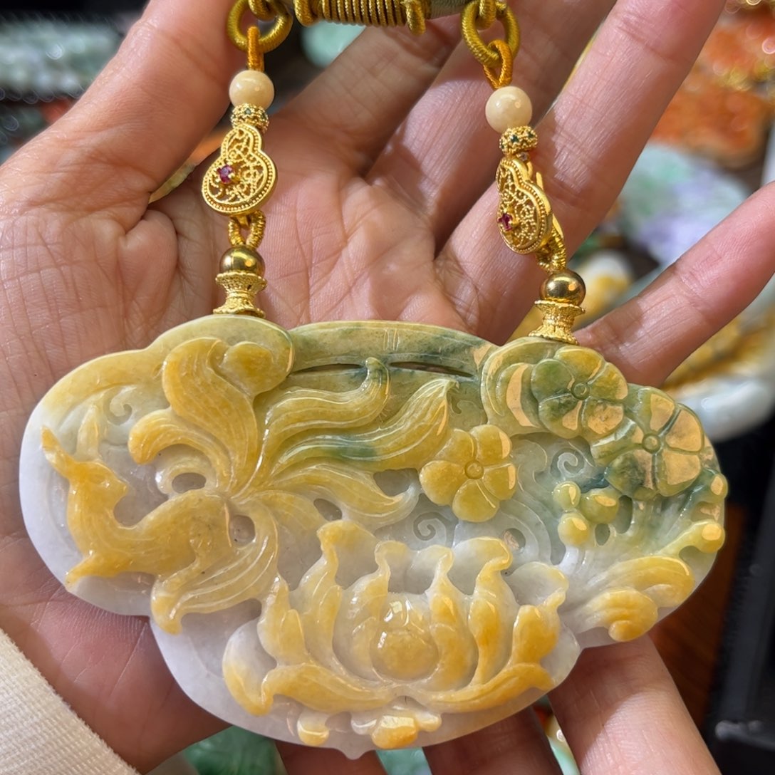 翡翠颈饰未镶嵌待编款