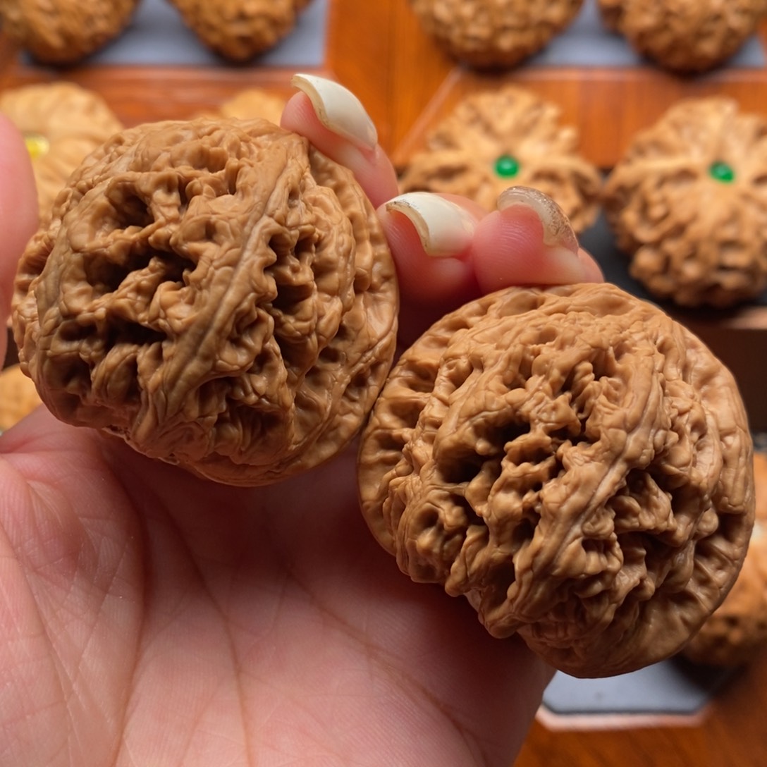文玩核桃把件45尺寸全品粗筋