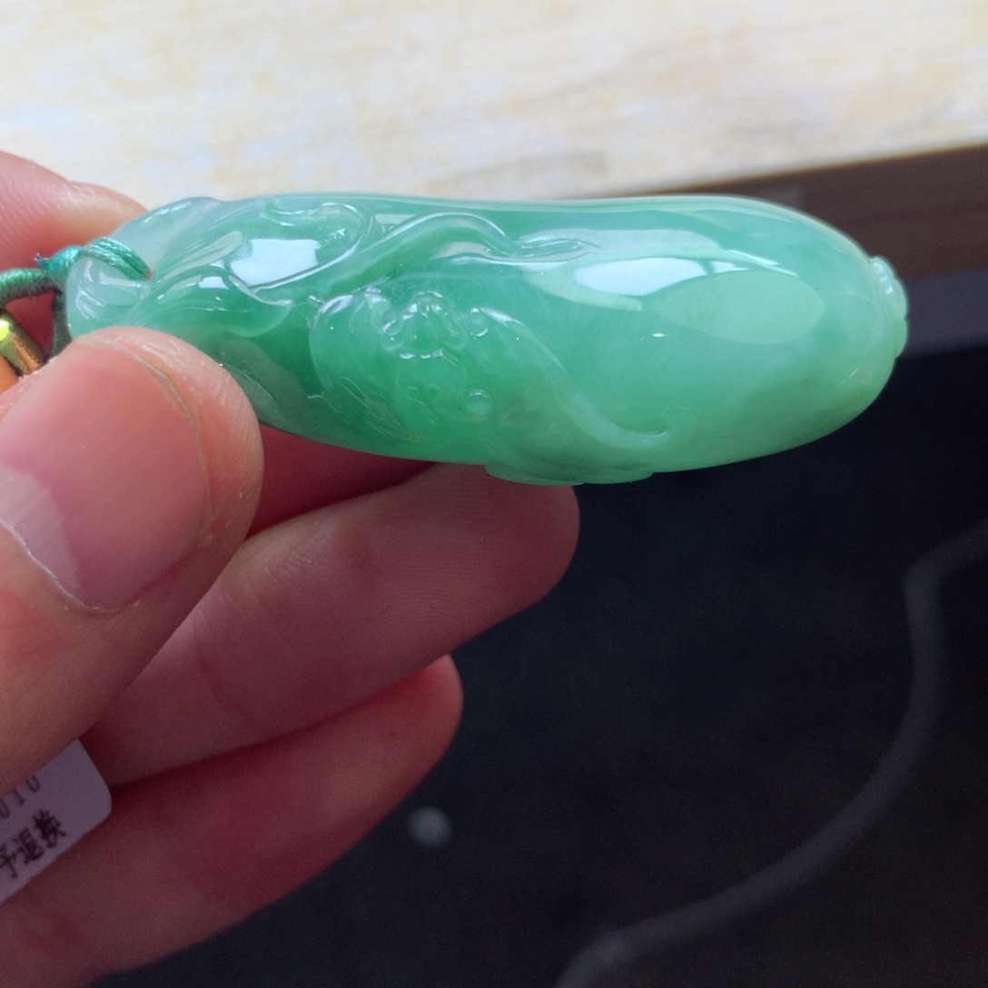 翡翠颈饰未镶嵌吊坠