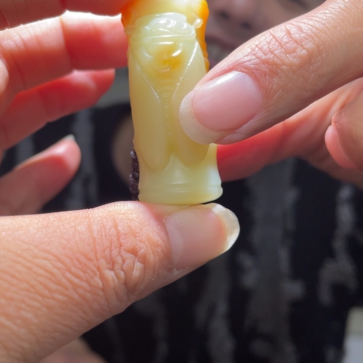 和田玉未镶嵌把件