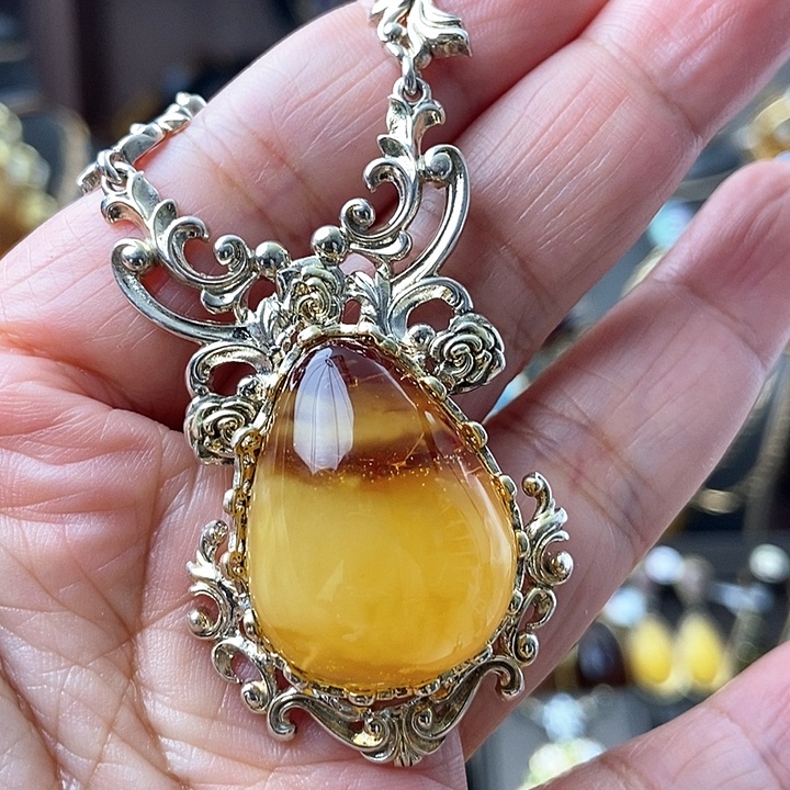 琥珀颈饰银S925镶嵌吊坠