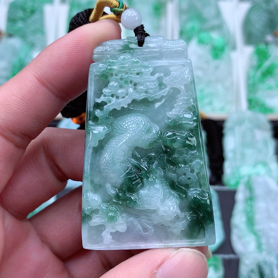 翡翠颈饰未镶嵌翡翠吊坠