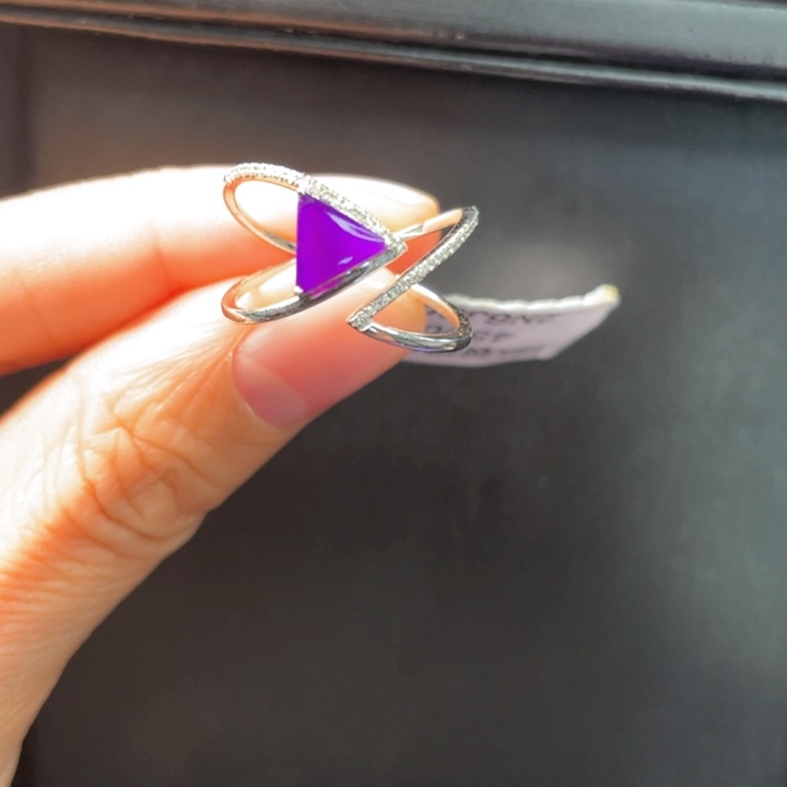 18K金镶嵌苏纪石（舒俱来）戒指