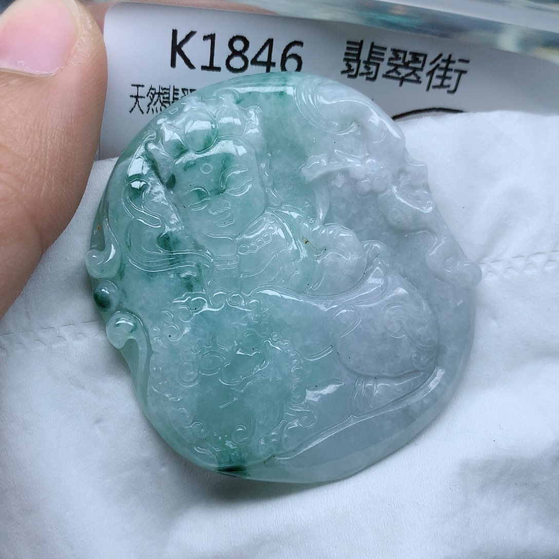 翡翠颈饰未镶嵌牌子