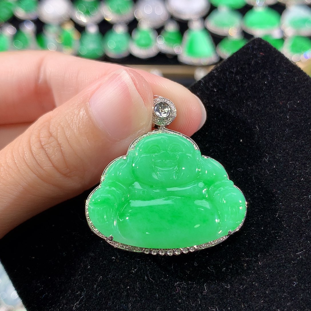 翡翠18K金镶嵌颈饰