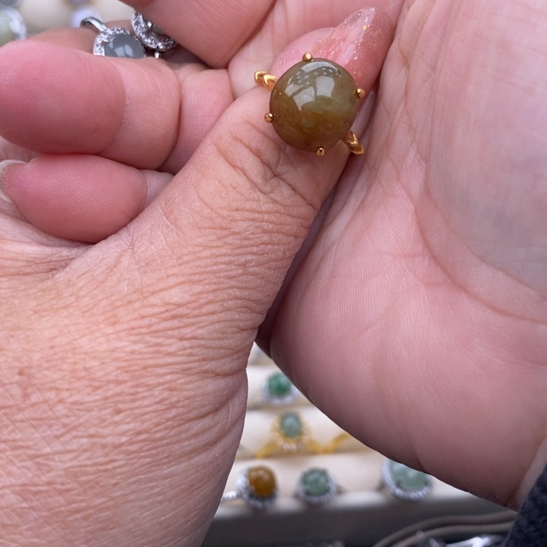 未镶嵌戒指翡翠糯*儿缅甸