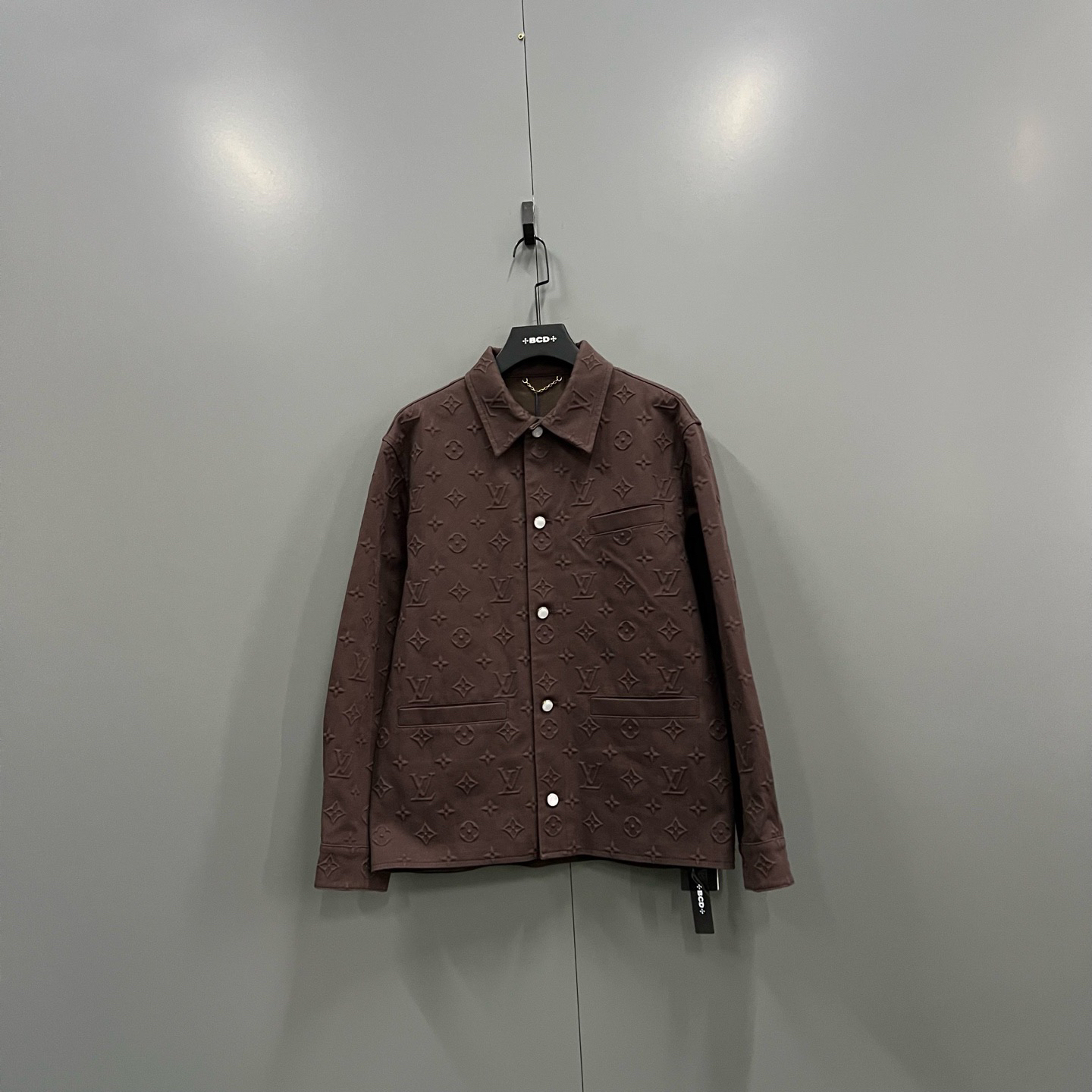 未使用 LouisVuitton/路易威登 (ll) 褐色压纹外套 46码/018098