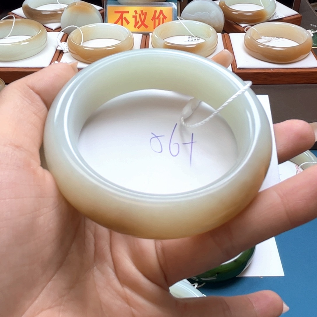 未镶嵌手镯和田玉