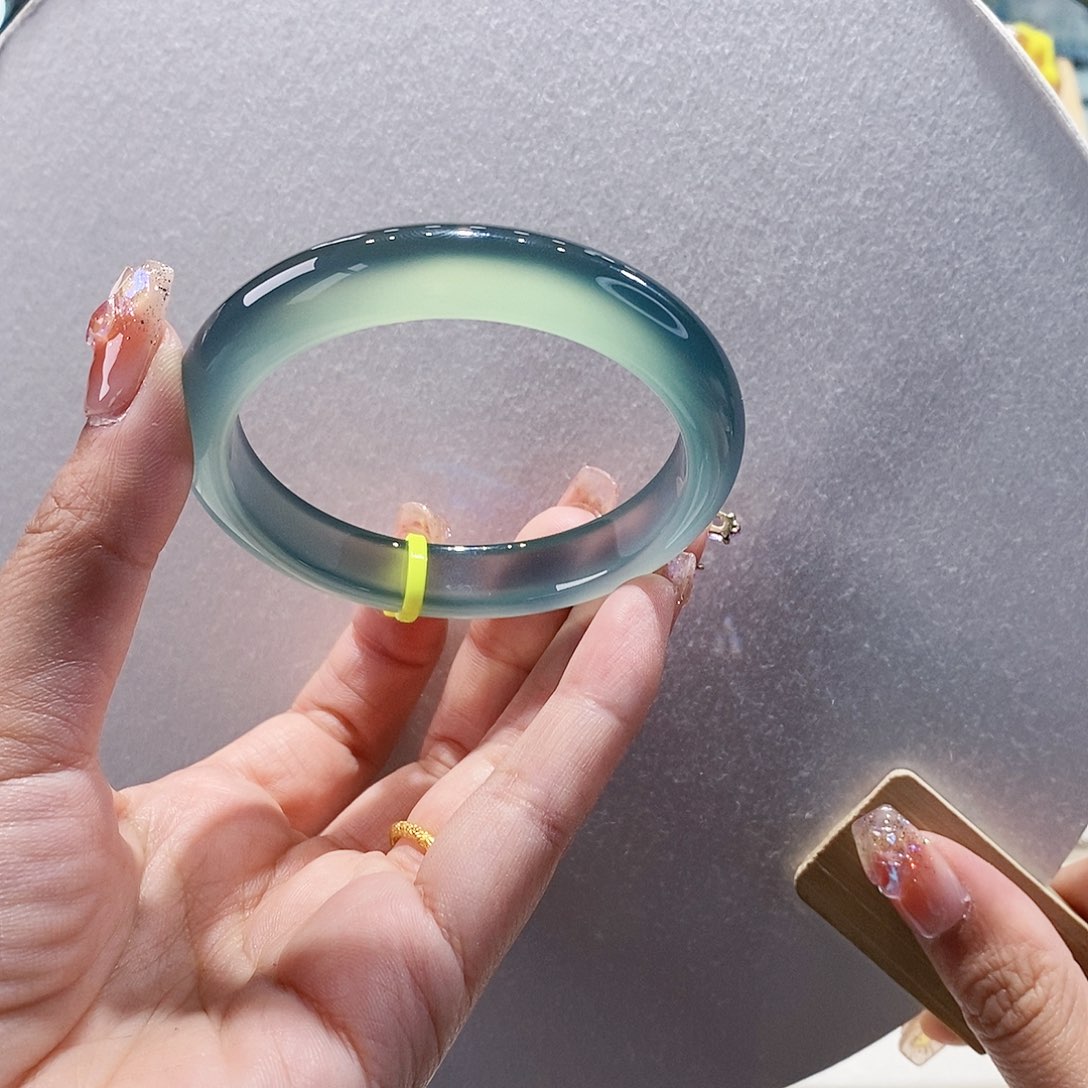 玛瑙/玉髓手镯未镶嵌57.3