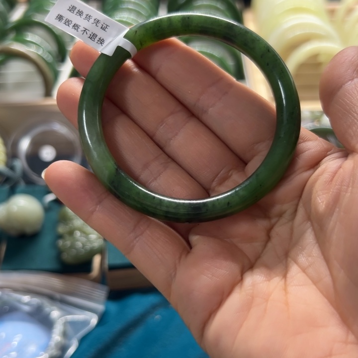 和田玉手镯未镶嵌56.6圈围6351