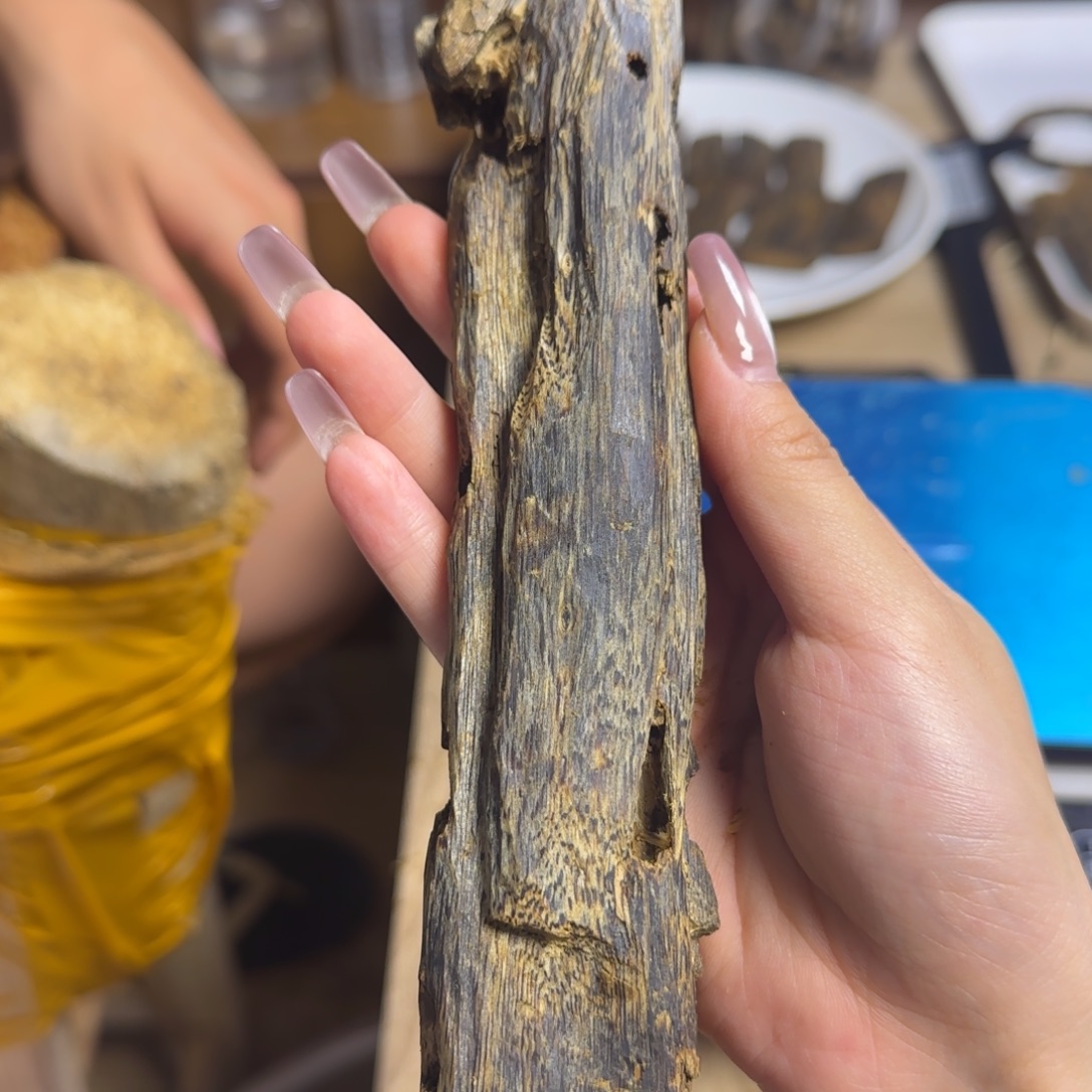 沉香碎屑沉香绿棋楠虫漏原料46克