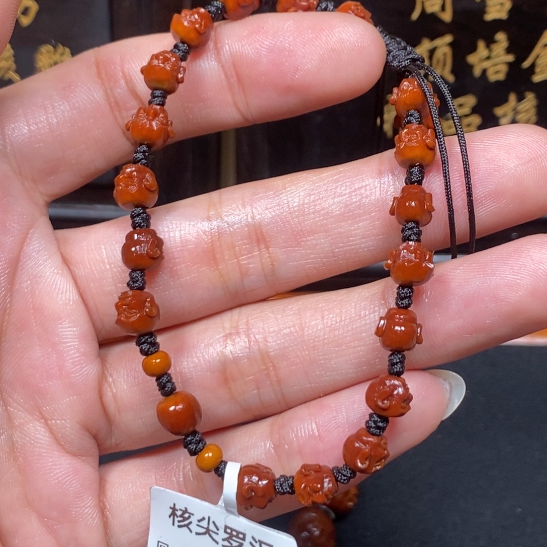 一***子吊坠橄榄核Dhd核尖