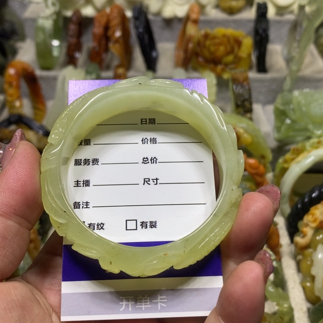 【闪购商品】蛇纹石玉手镯未镶嵌*‍****