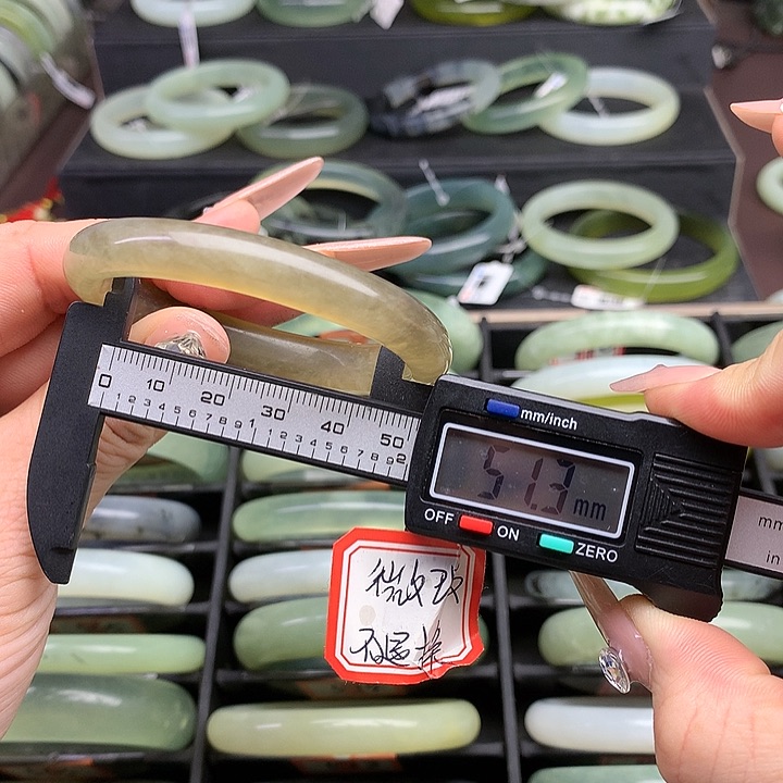 蛇纹石玉手镯未镶嵌561