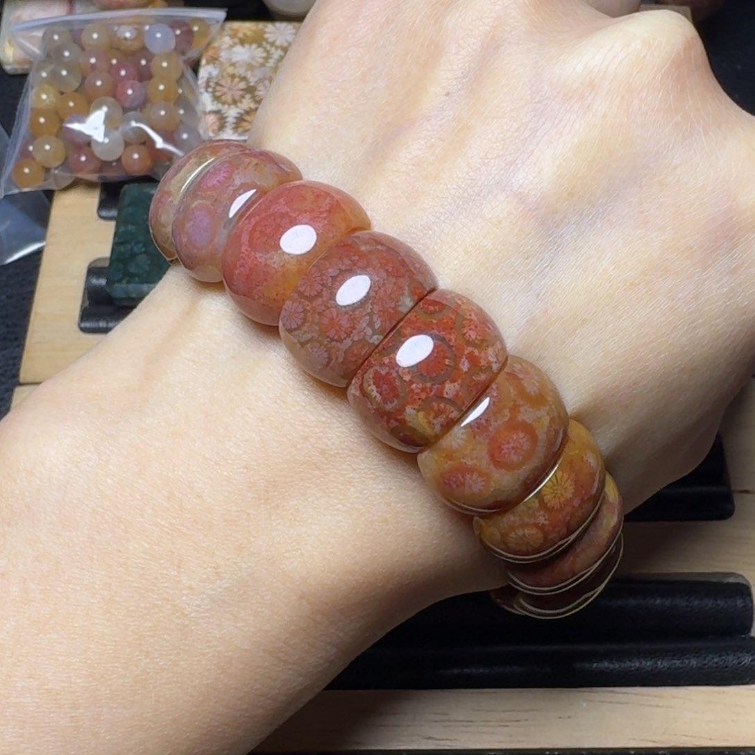 硅化玉玉透，保真红色系未镶嵌