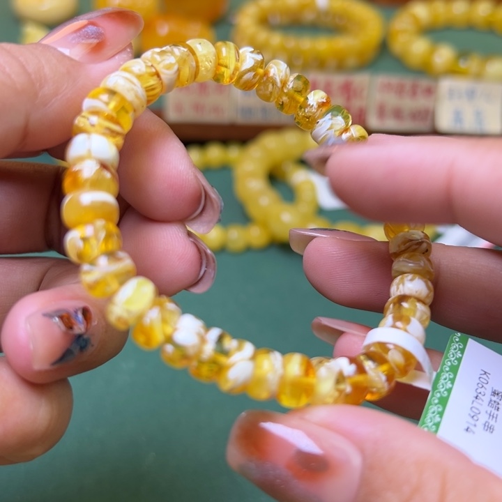 蜜蜡未镶嵌珠宝奇石