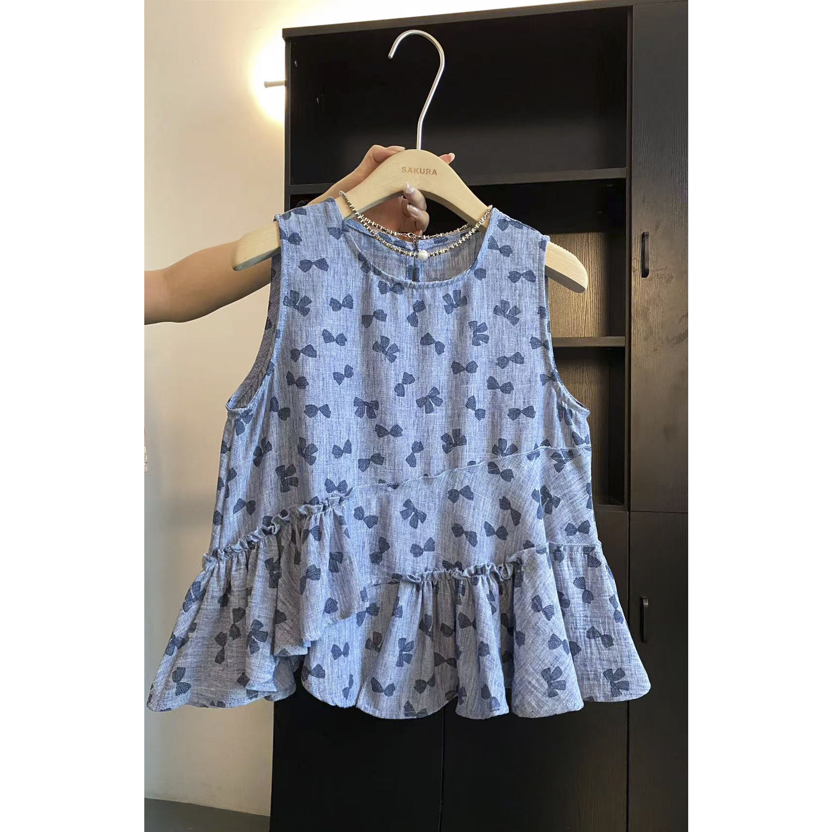 璎婲sᴀᴋᴜʀᴀ【虚昼漫想】图韩版气质设计感不规则裁切圆领无袖衬衫