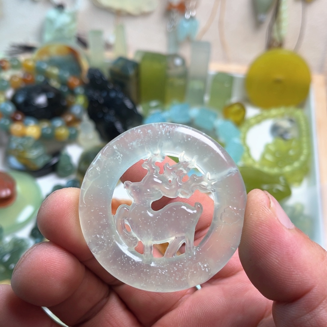 蛇纹石玉未镶嵌颈饰