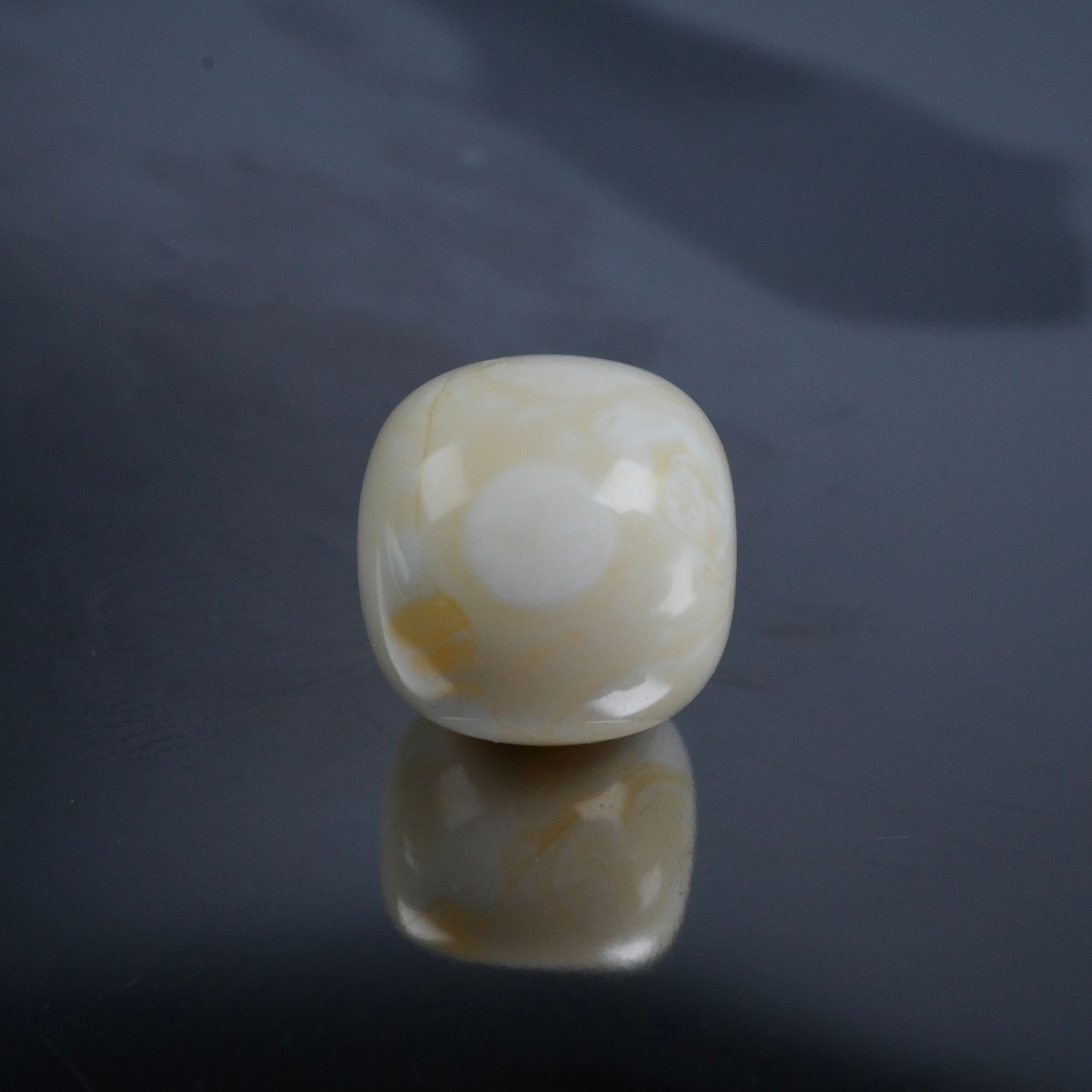 浓蜡瓷白花“天眼”高桩老型尺寸10.3*9.8mm天然琥珀蜜蜡配饰