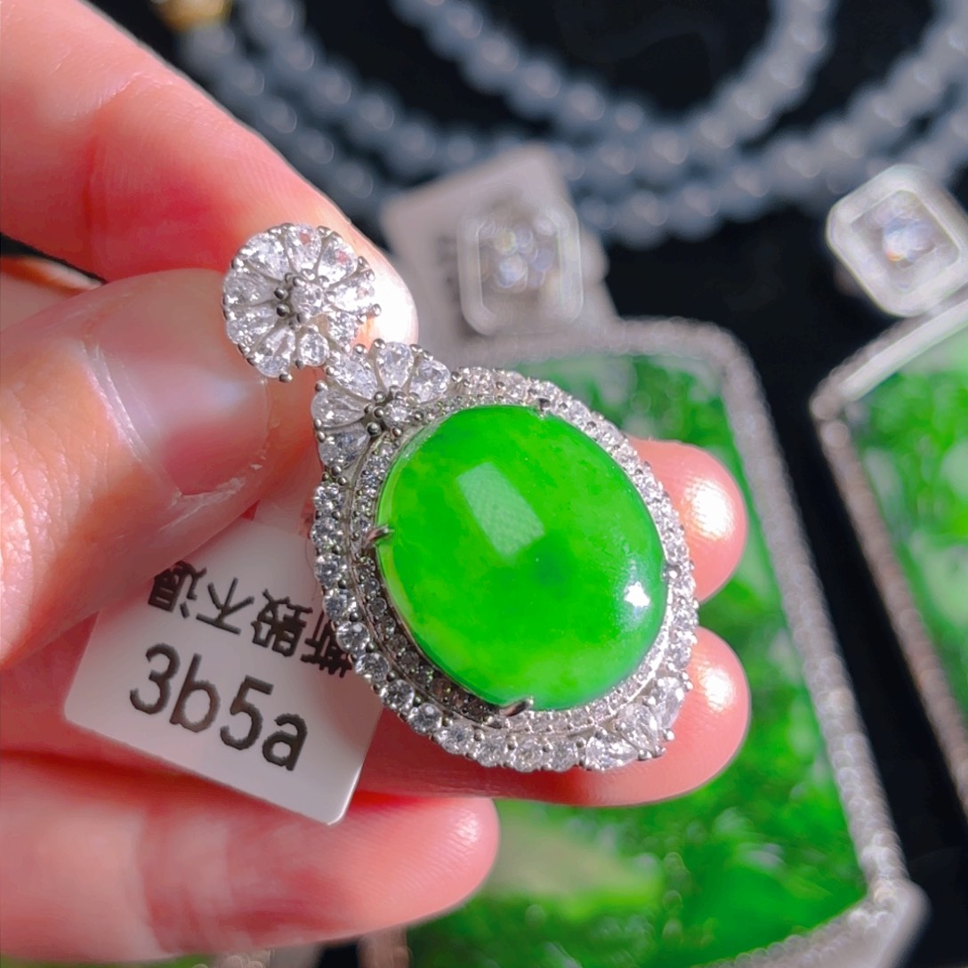 翡翠颈饰银S925镶嵌蛋面