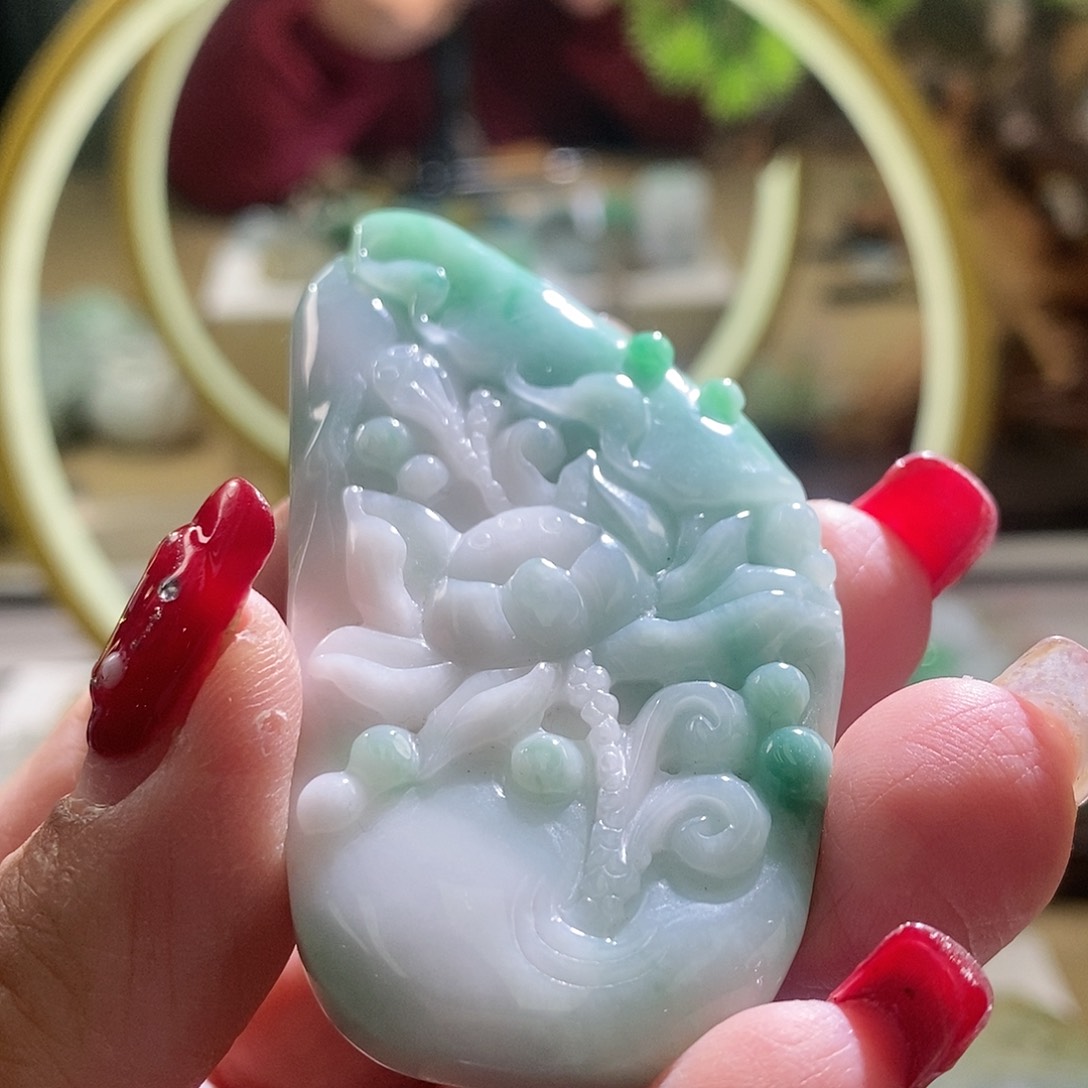 【闪购商品】翡翠颈饰未镶嵌花