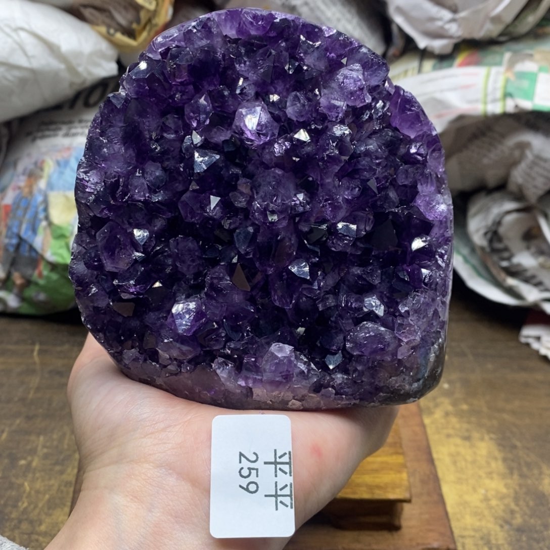 紫晶乌拉圭未镶嵌