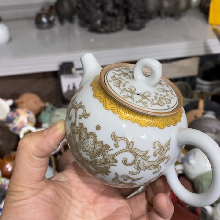 陶瓷艺术品及陶瓷壶