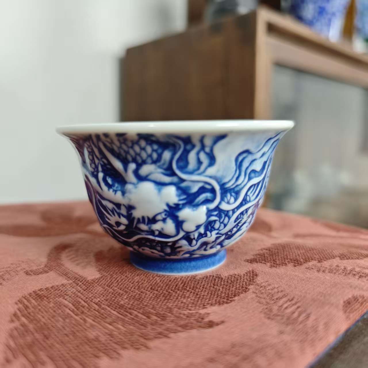 景德镇手工雕刻陶瓷龙纹大压手杯穿云龙纹雕刻主人杯-120cc